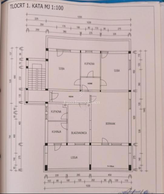Hiša s tremi enotami na iskani lokaciji, Malinska