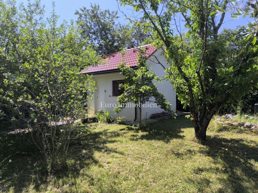 Hiša s tremi enotami na iskani lokaciji, Malinska