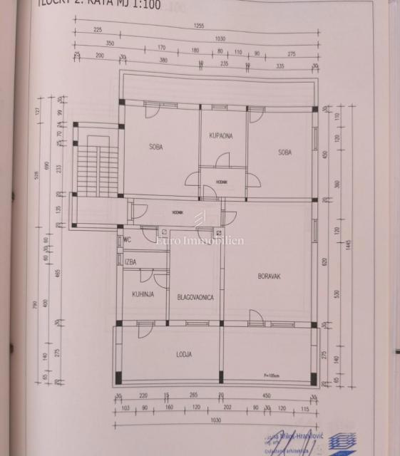 Hiša s tremi enotami na iskani lokaciji, Malinska