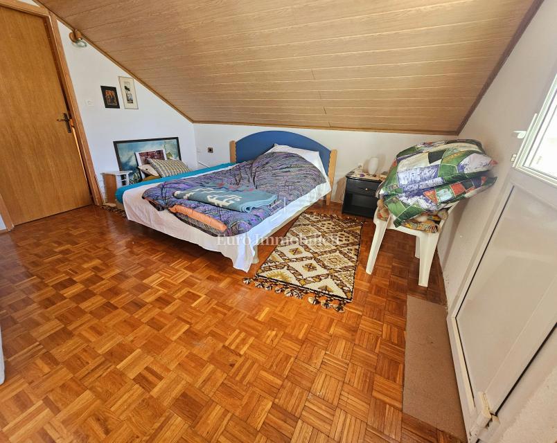 Prostoren apartma s 4 spalnicami v Malinski