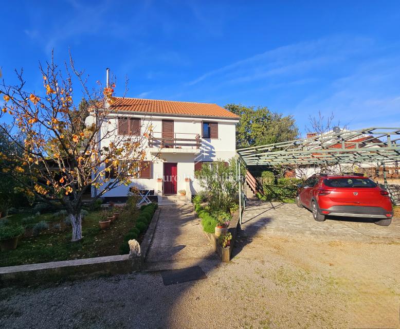 Prostoren apartma s 4 spalnicami v Malinski