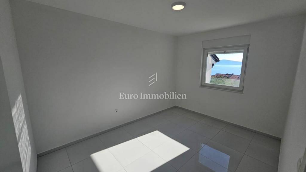 Crikvenica, Dvoetažno stanovanje blizu morja