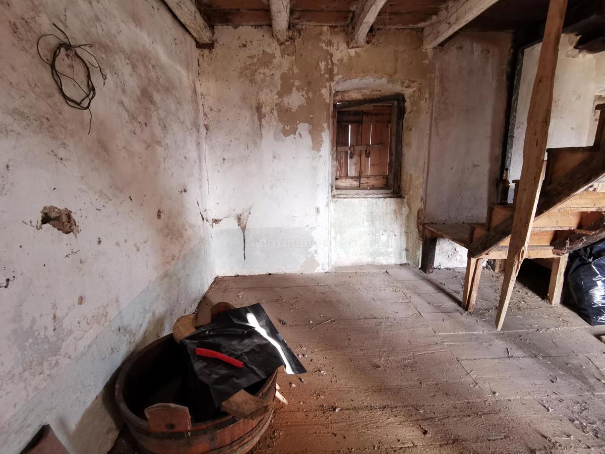 Kamnita hiša za obnovo s pogledom na morje na otoku Krku