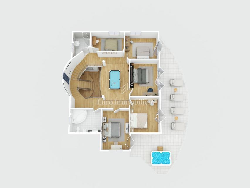 Opremljena vila z bazenom in prostornim vrtom