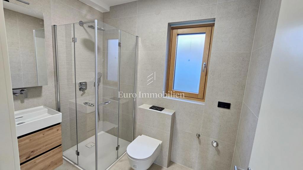 Kantrida – Luksuzno stanovanje z zasebnim vrtom