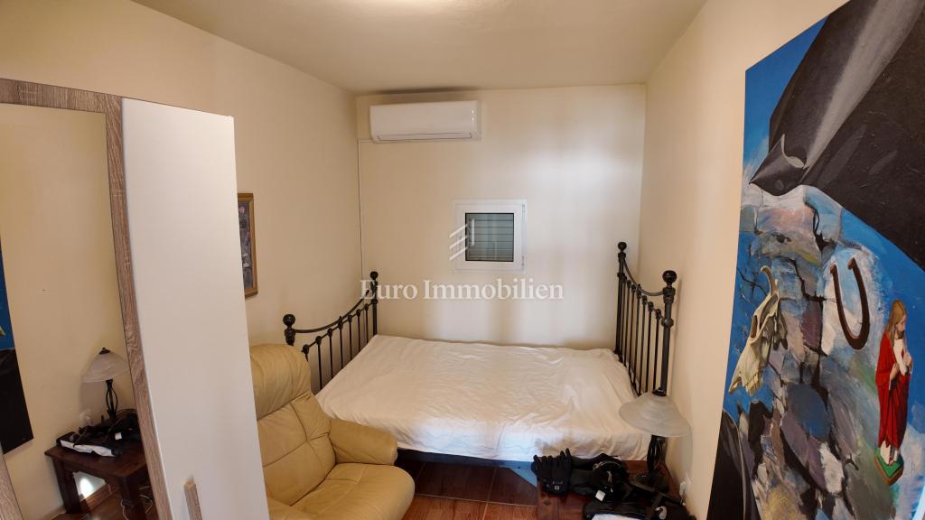 Barić Draga, hiša ob morju