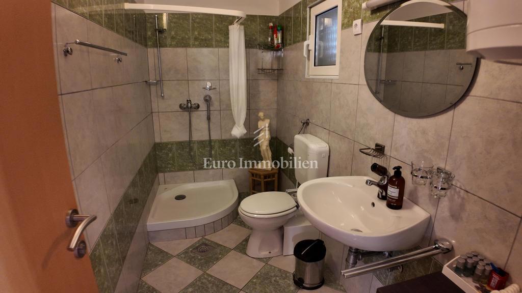 Barić Draga, hiša ob morju