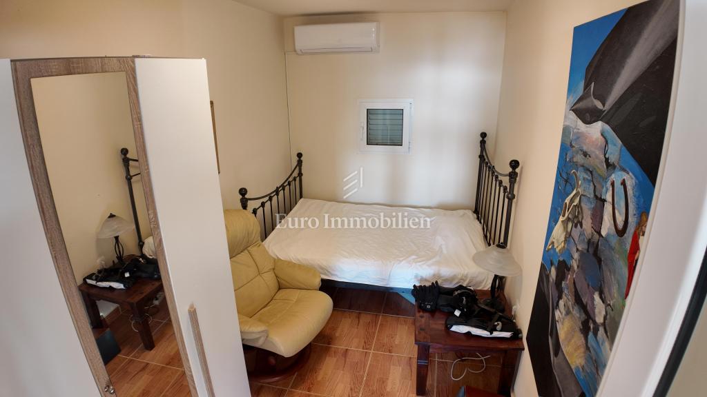 Barić Draga, hiša ob morju