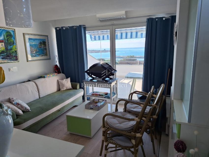 Apartma z dvema terasama in čudovitim razgledom - otok Pag