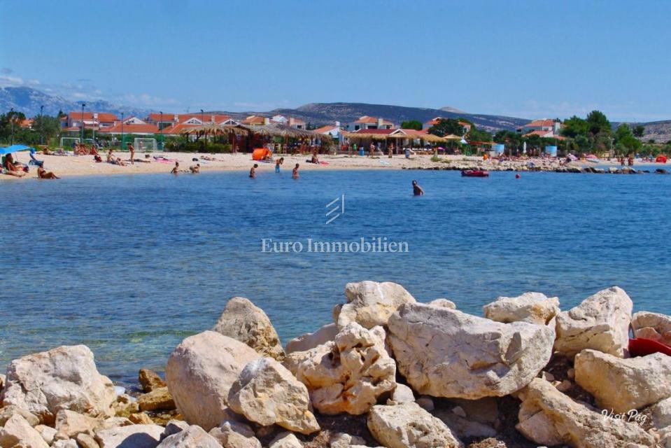 Apartma z dvoriščem v bližini morja - otok Pag