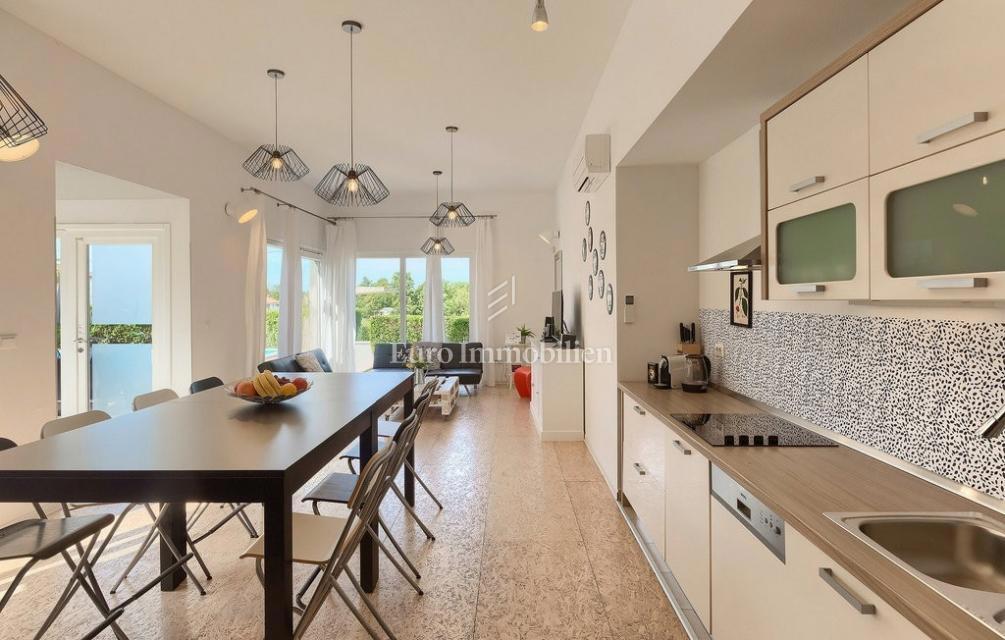 Privlačna hiša z bazenom - Poreč