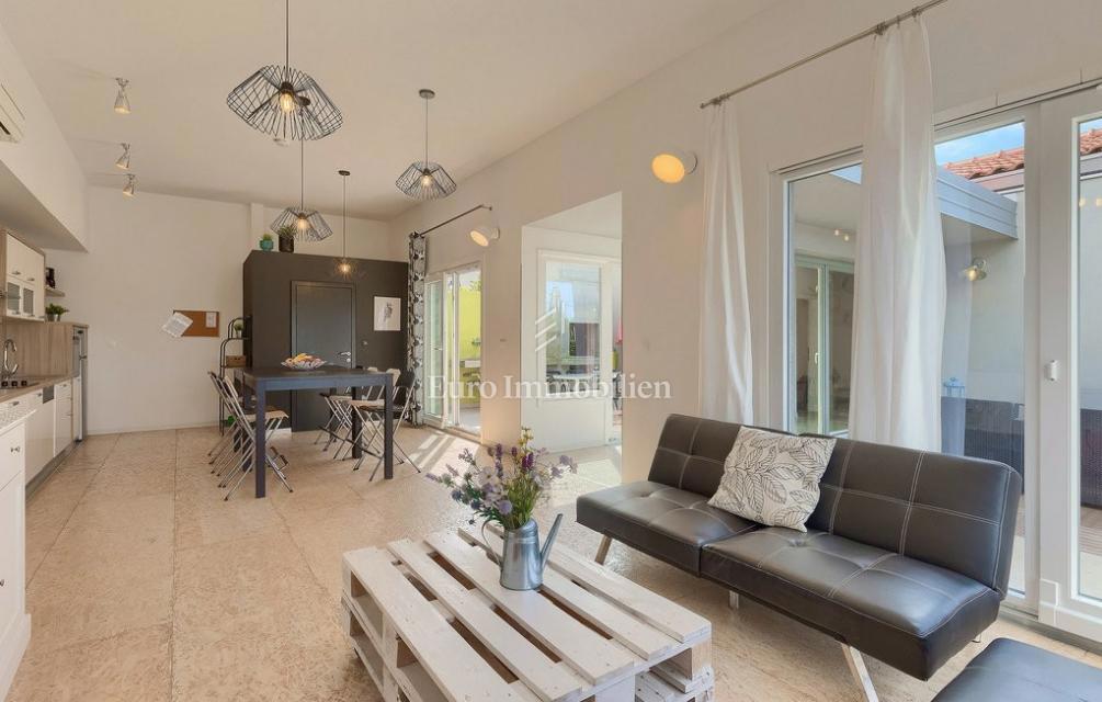 Privlačna hiša z bazenom - Poreč