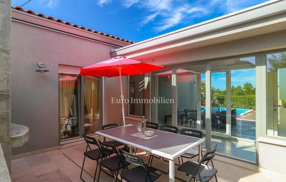 Privlačna hiša z bazenom - Poreč