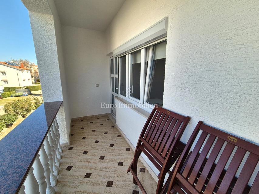 Opremljeno stanovanje s pogledom na morje