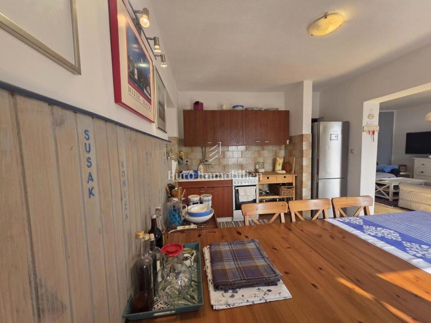 Stanovanje z dvoriščem in garažo na odlični lokaciji