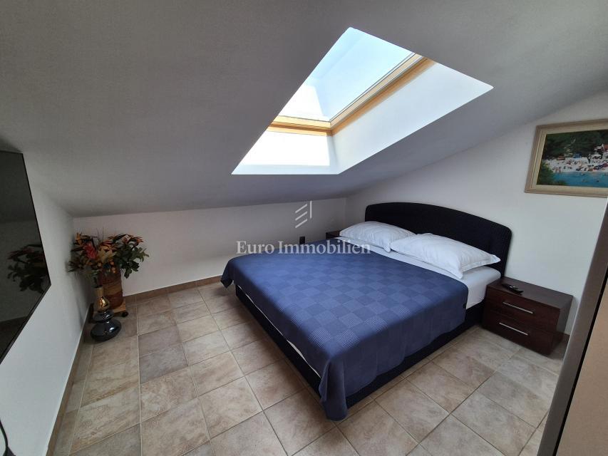 Stanovanje/Apartmani Malinska, Malinska-Dubašnica, 110,44m2