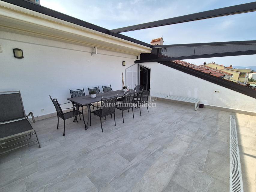 Stanovanje/Apartmani Malinska, Malinska-Dubašnica, 110,44m2