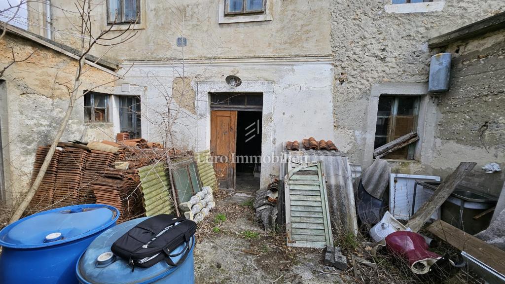 Stara hiša naprodaj Bribir