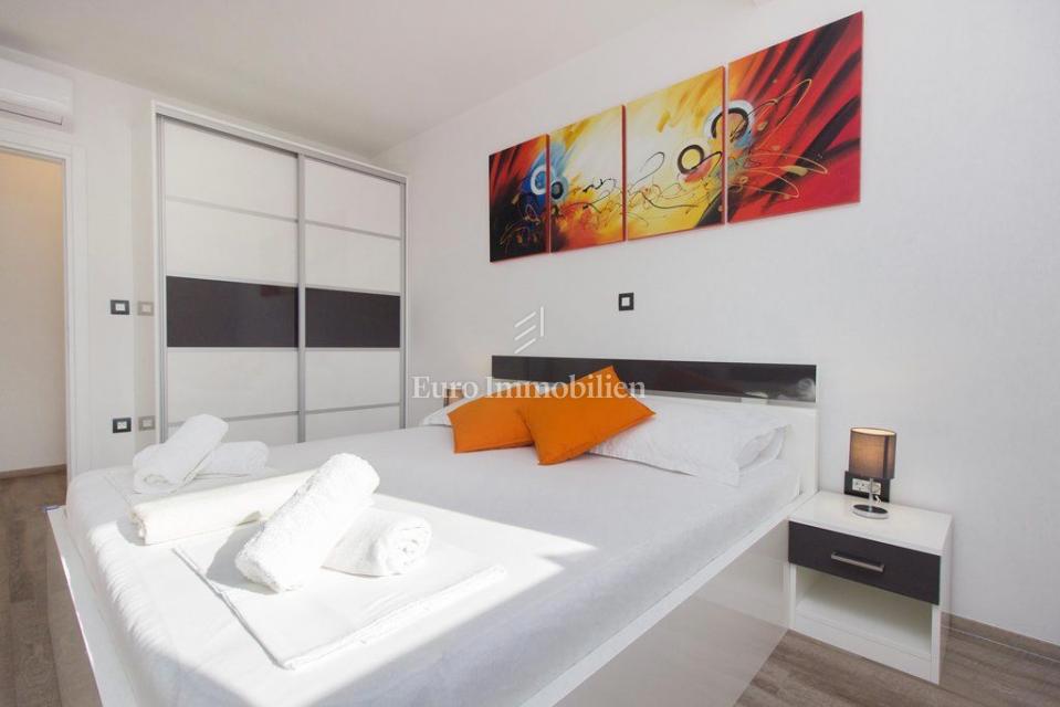 Murter – Luksuzna vila z bazenom in pogledom Kornati