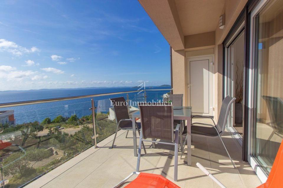 Murter – Luksuzna vila z bazenom in pogledom Kornati