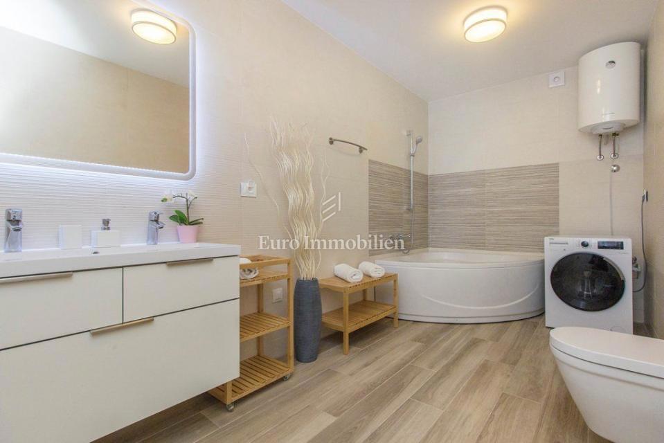 Murter – Luksuzna vila z bazenom in pogledom Kornati