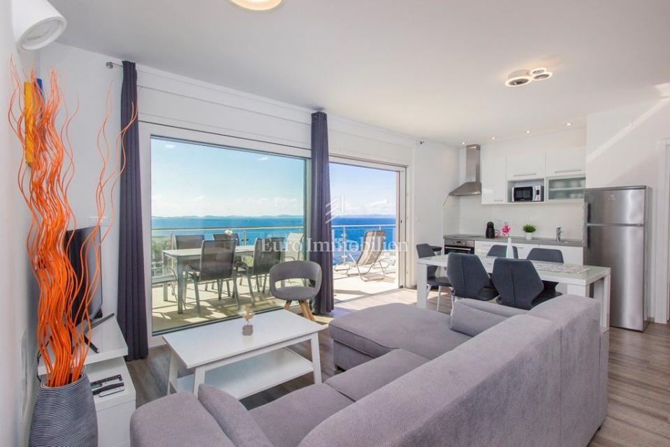 Murter – Luksuzna vila z bazenom in pogledom Kornati