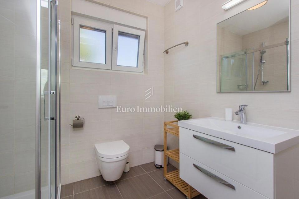 Murter – Luksuzna vila z bazenom in pogledom Kornati