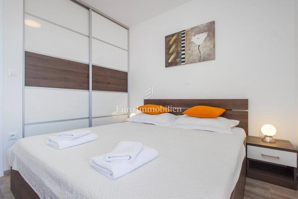 Murter – Luksuzna vila z bazenom in pogledom Kornati