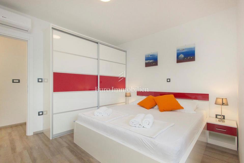 Murter – Luksuzna vila z bazenom in pogledom Kornati