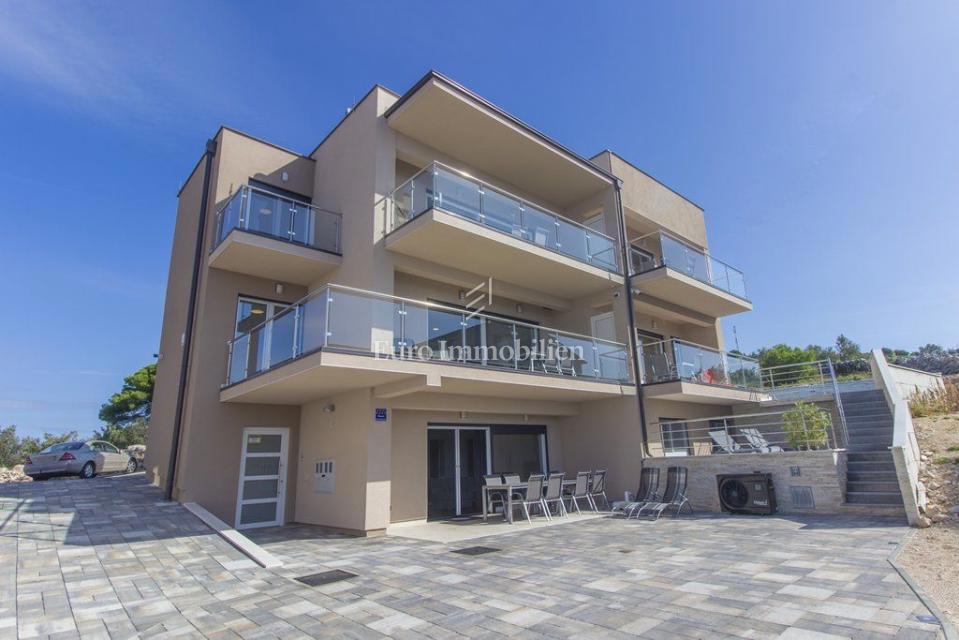 Murter – Luksuzna vila z bazenom in pogledom Kornati