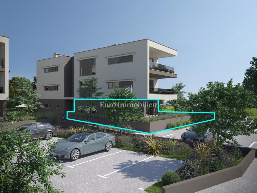 Peroj, novogradnja – stanovanje v pritličju z vrtom