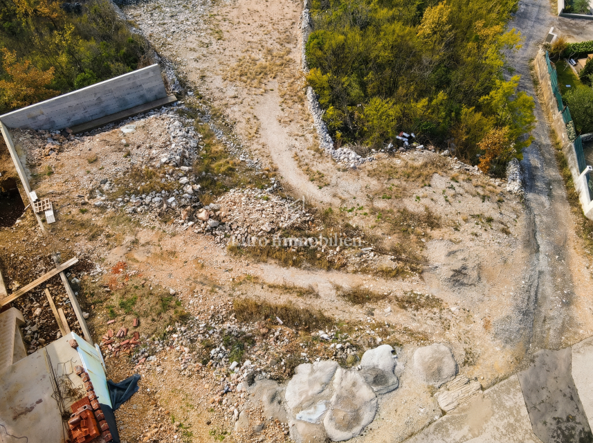 Jadranovo, gradbeno zemljišče s pogledom na morje