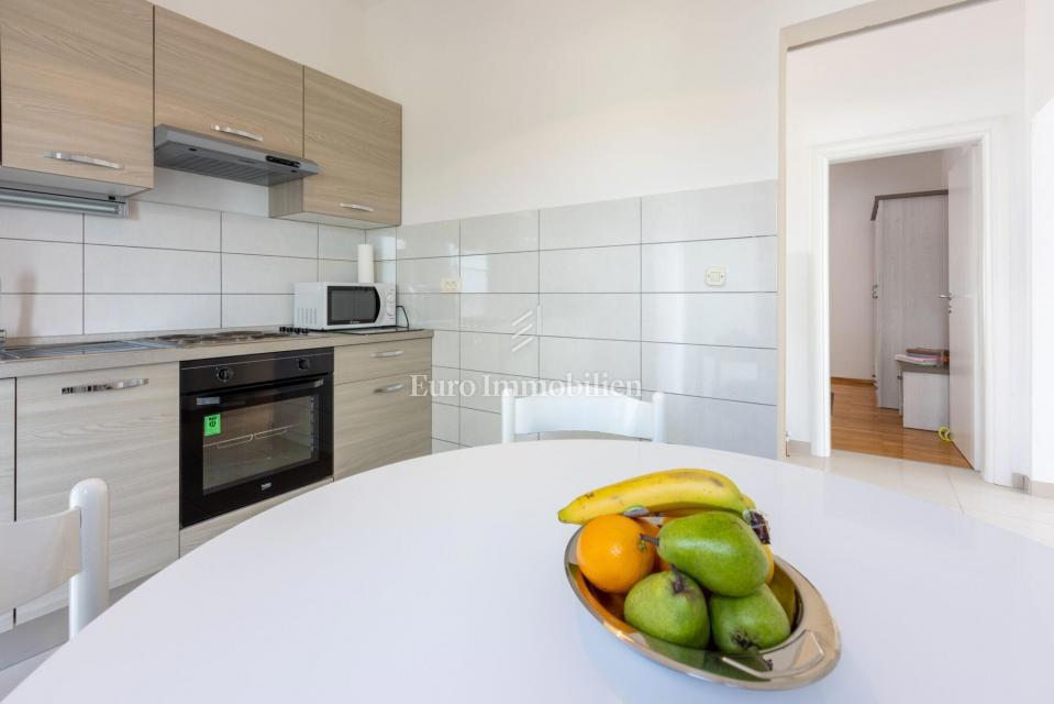 Hiša z dvema apartmajema in panoramskim razgledom na morje