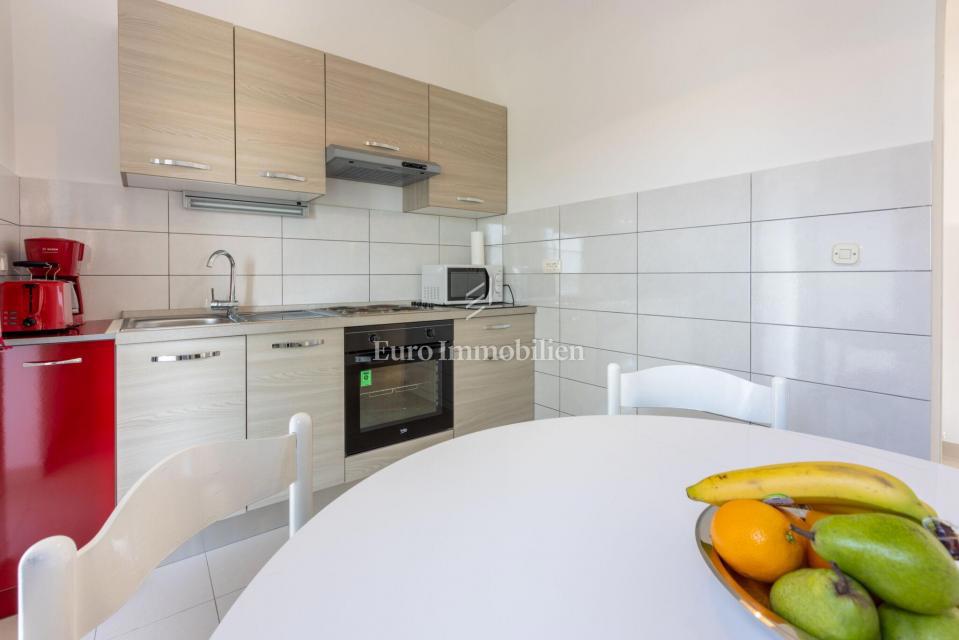 Hiša z dvema apartmajema in panoramskim razgledom na morje