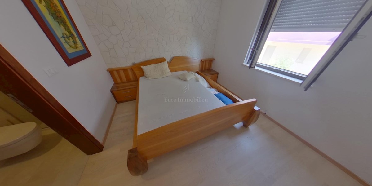 Vrhunski apartman s bazenom, prvi red do mora!
