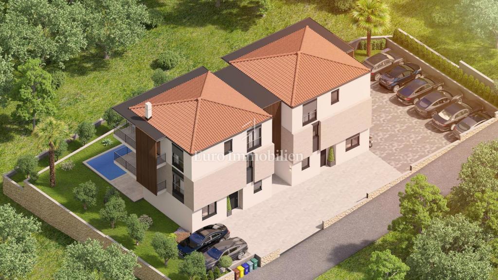 Njivice - dvonadstropni apartma v bližini plaže