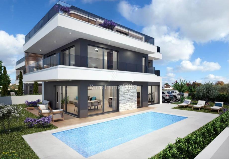 Poreč - novozgrajena hiša z wellnessom in bazenom