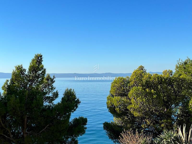 Tučepi - apartma v prvi vrsti do plaže