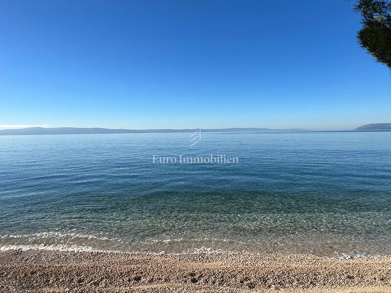 Tučepi - apartma v prvi vrsti do plaže