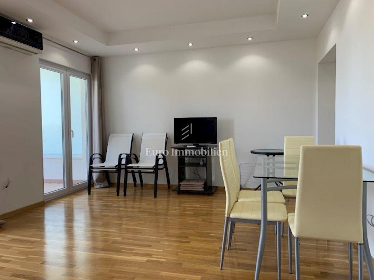 Prva vrsta do morja, apartma v Tučepih