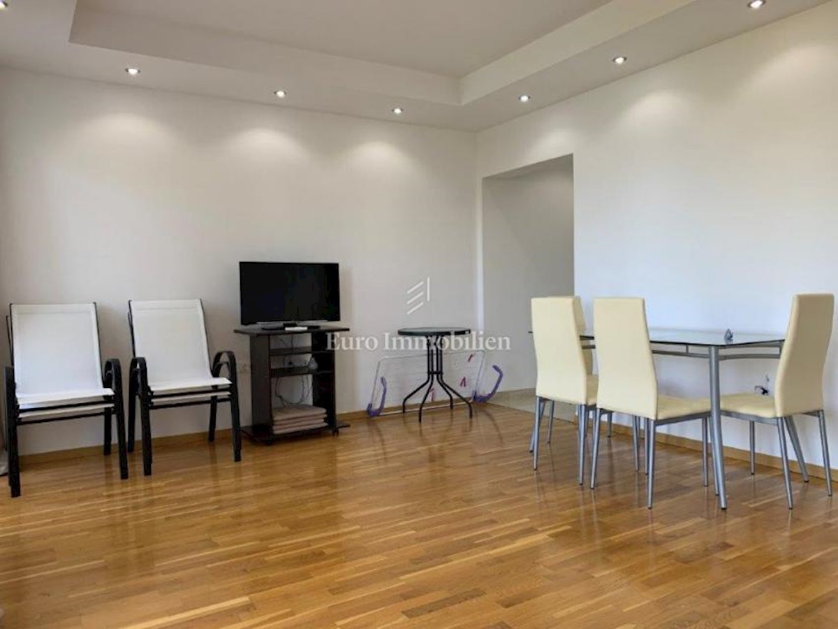 Prva vrsta do morja, apartma v Tučepih
