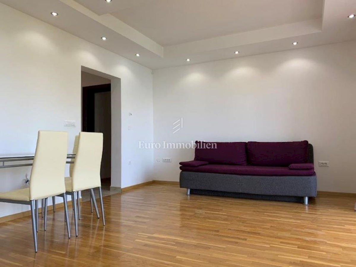 Prva vrsta do morja, apartma v Tučepih