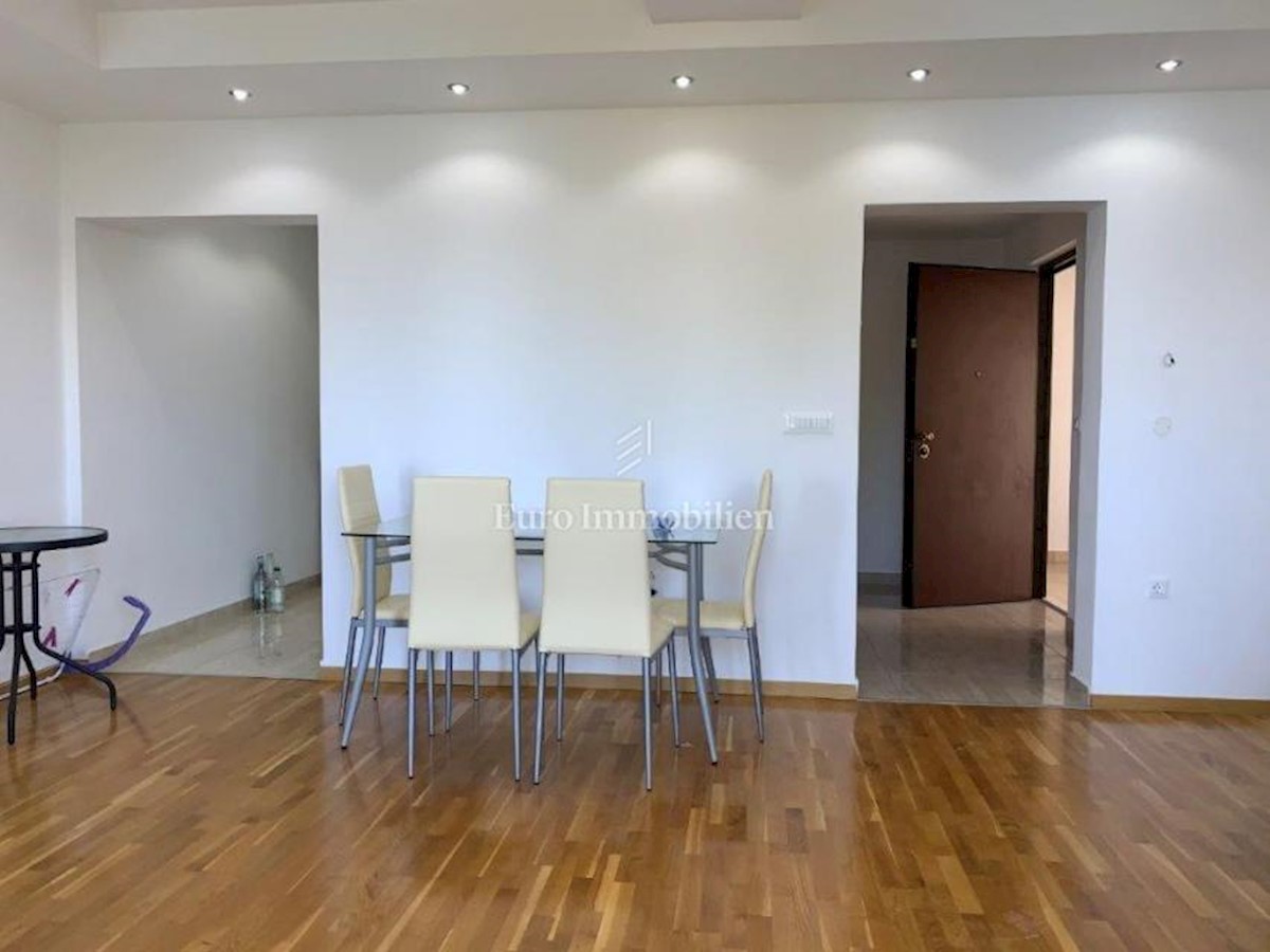 Prva vrsta do morja, apartma v Tučepih