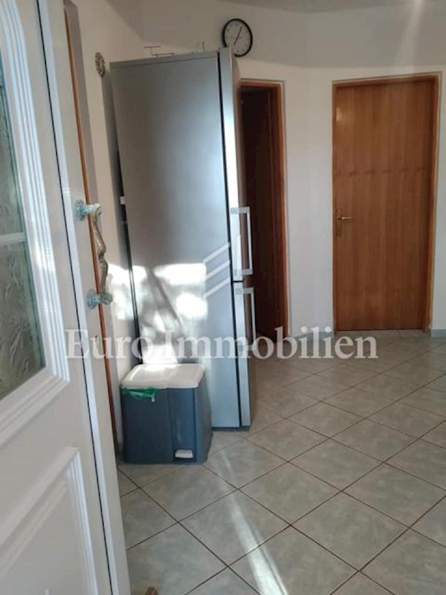 Apartma v pritličju 100 m od morja - Vir