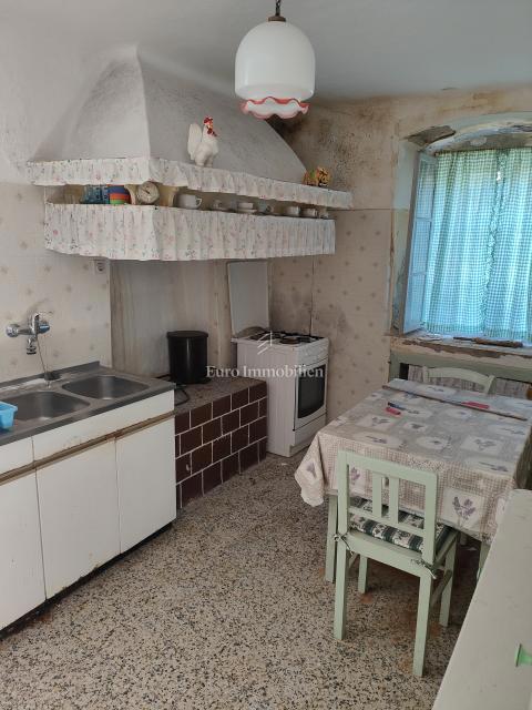 Hiša za popolno adaptacijo - Nerezine