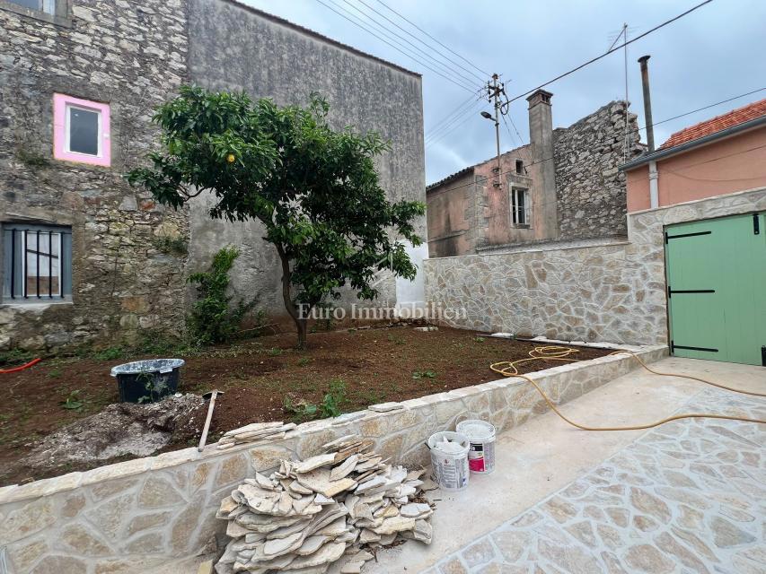 Rustikalna kamnita hiša - Sutomišćica, Ugljan