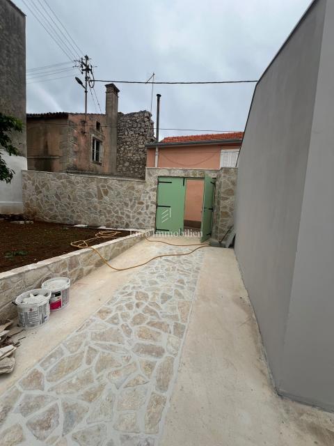 Rustikalna kamnita hiša - Sutomišćica, Ugljan