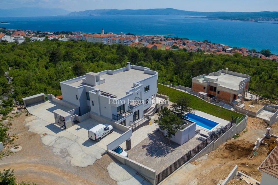 Samostojna hiša z bazenom Crikvenica