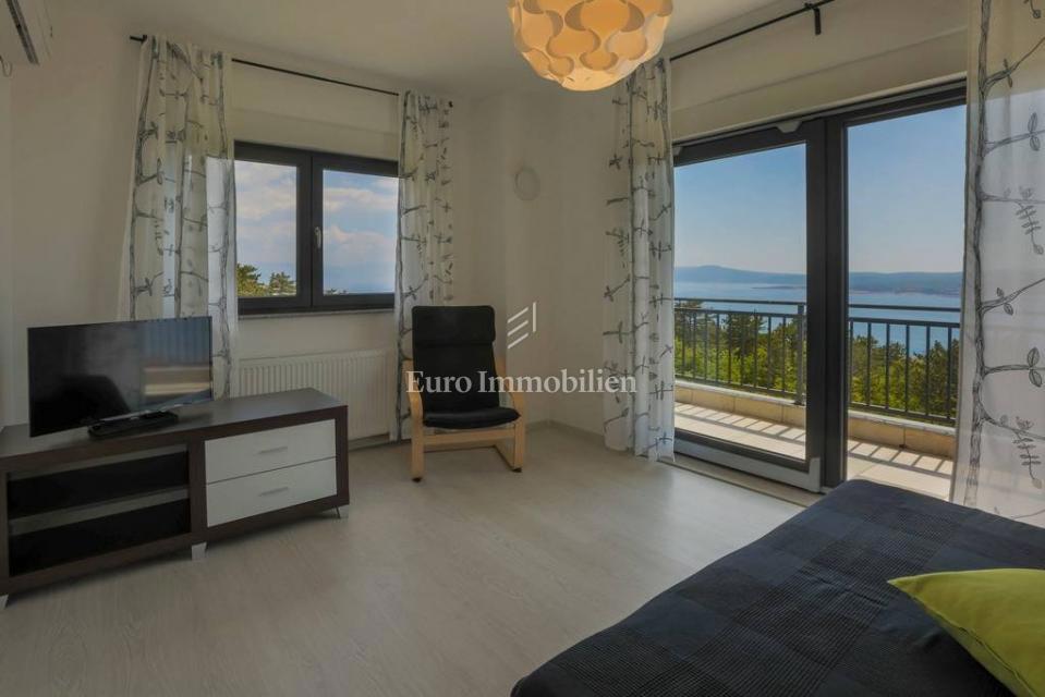 Samostojna hiša z bazenom Crikvenica