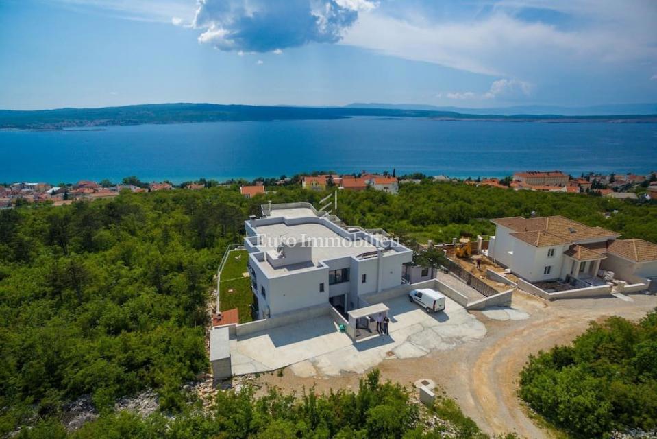 Samostojna hiša z bazenom Crikvenica